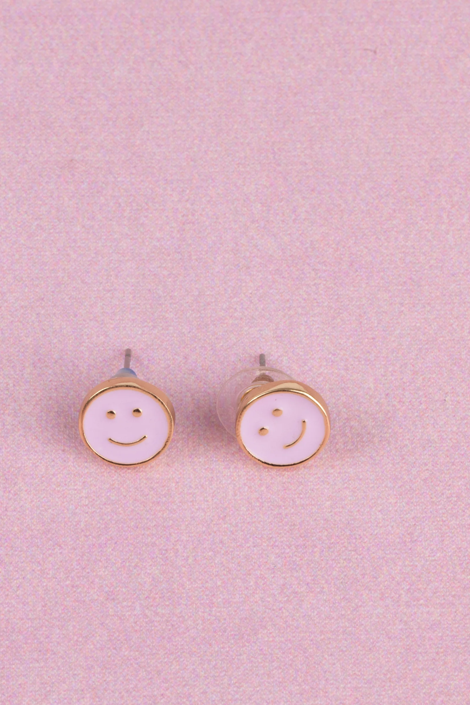 Boutique Chic All Smiles Earrings - Image 3