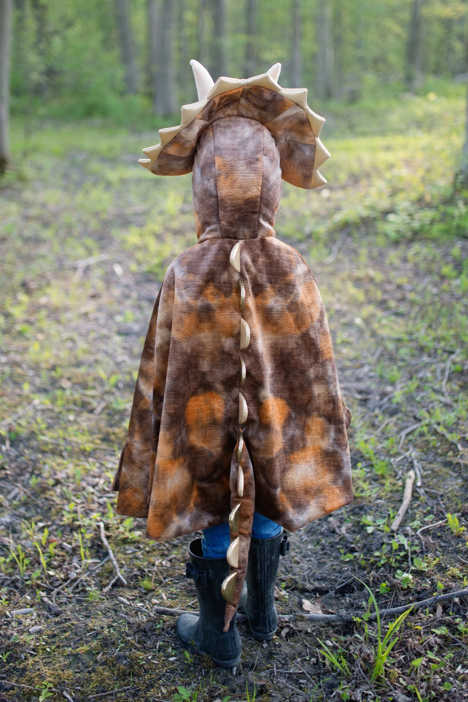 Grandasaurus Triceratops Cape with Claws - Image 4