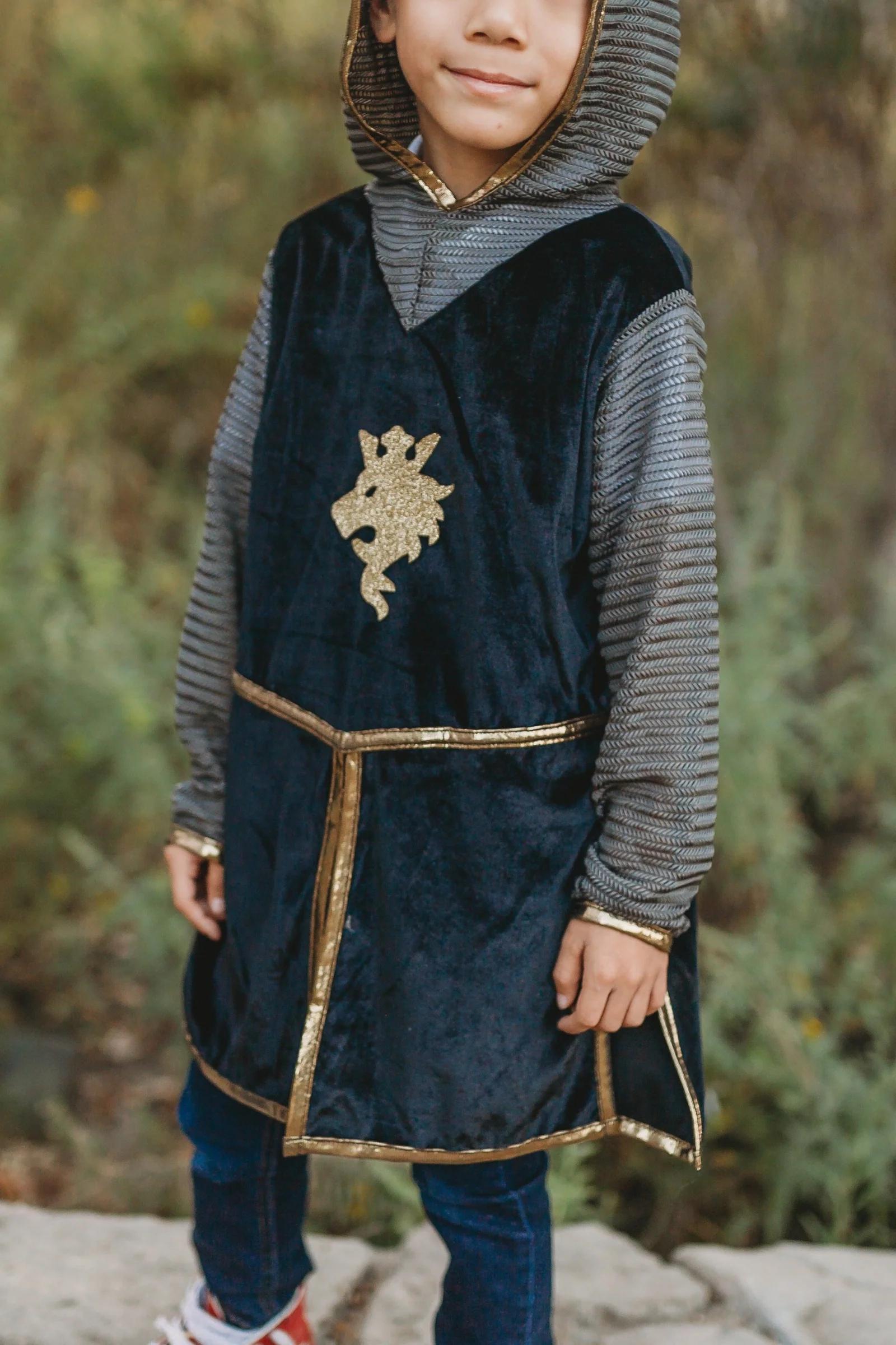 Knight Set with Tunic, Cape and Crown - Image 6