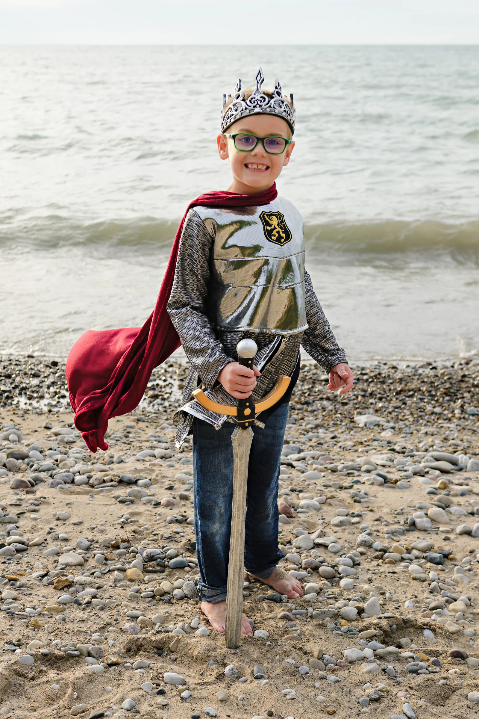 Silver Knight Tunic with Cape - Image 3