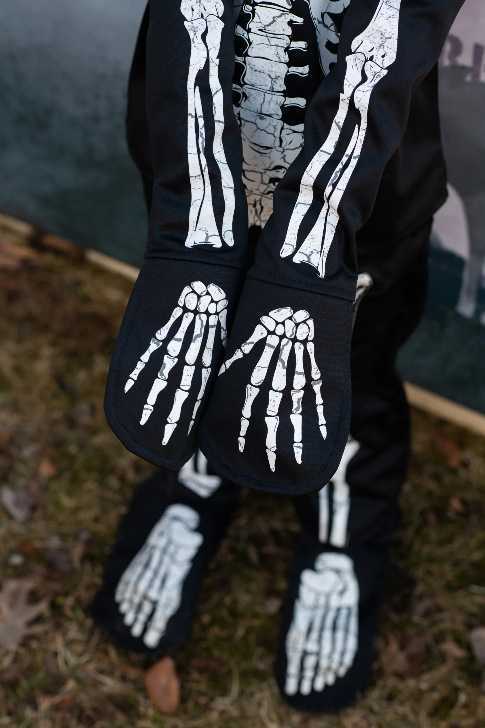 Glow in the Dark Skeleton Shirt, Pants & Mask - Image 3