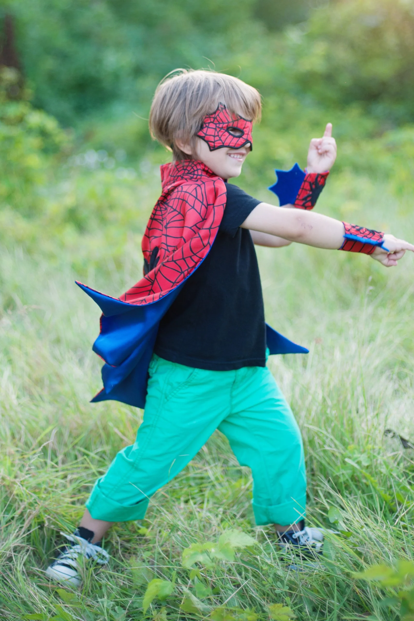 Spider Cape Set with Mask and Cuffs - Image 5