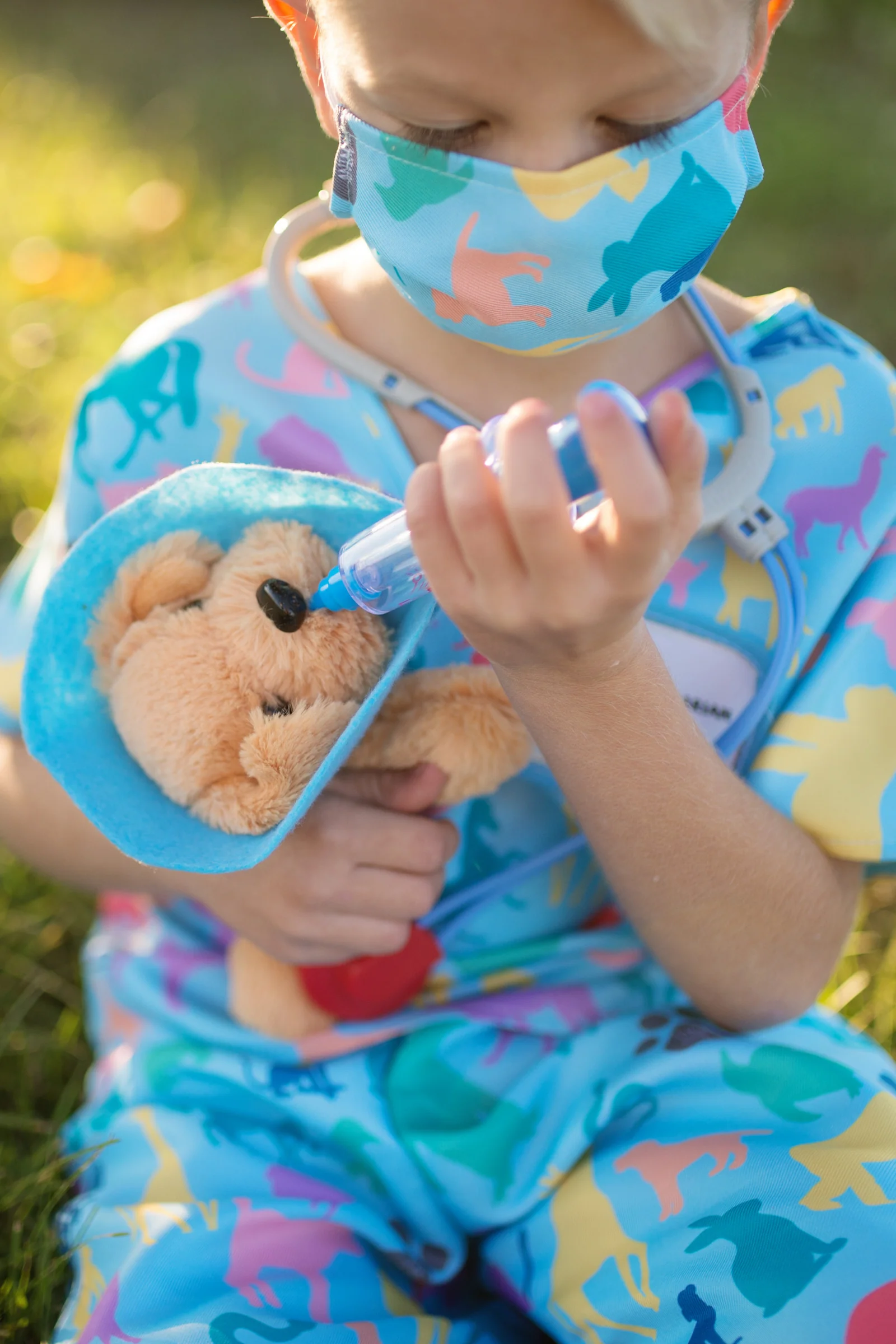 Veterinarian Scrubs with Accessories - Image 4