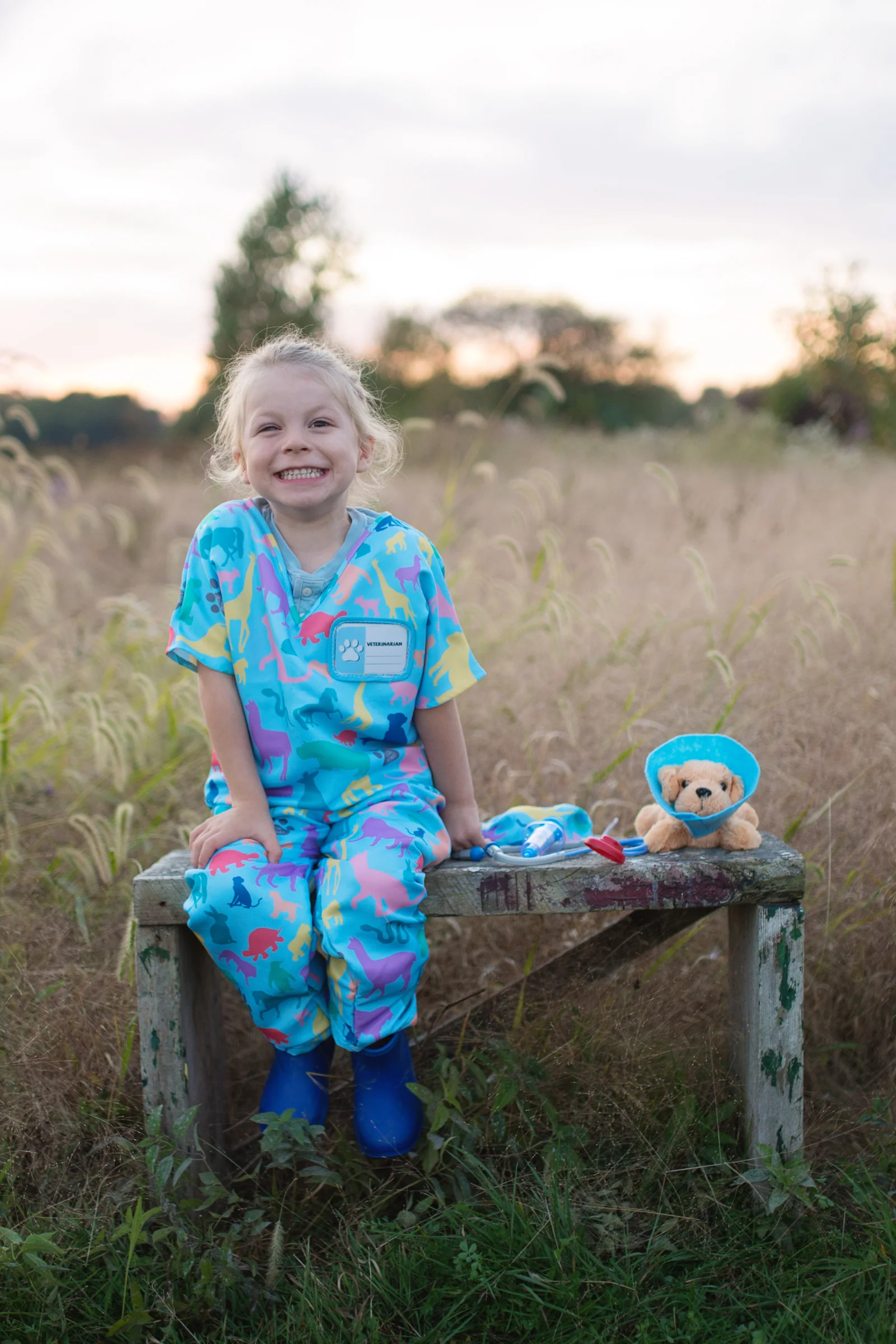 Veterinarian Scrubs with Accessories - Image 6